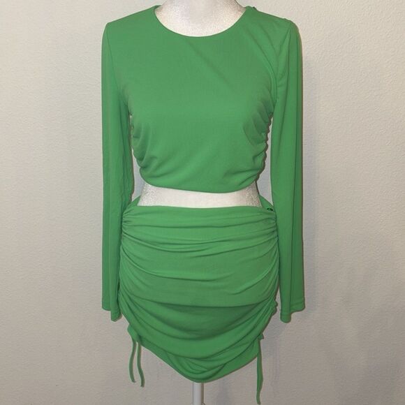 Zara cropped long sleeve ruched mini skirt set - Picture 3 of 5